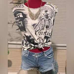 Victoria’s Secret Balmain Women’s SL Blk/White Graffiti Print Tee (M)
